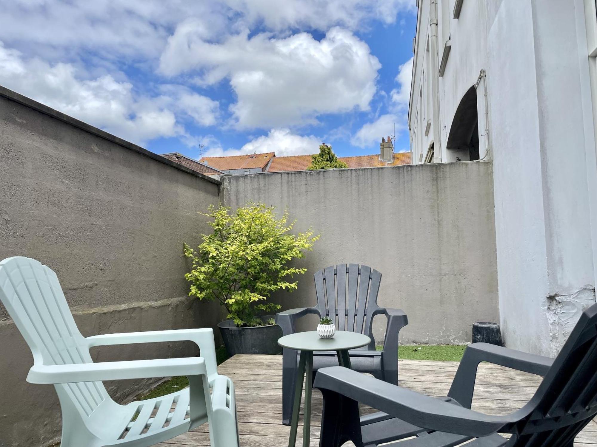 L'Aristide Apartment Calais Bagian luar foto